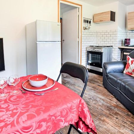 Awesome Home In Saint-Sever-Calvados With Kitchen Zewnętrze zdjęcie