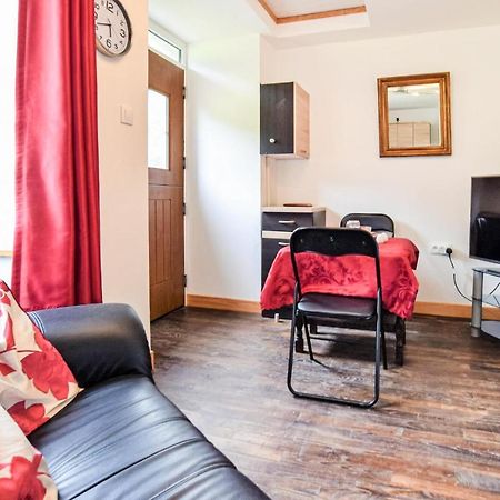 Awesome Home In Saint-Sever-Calvados With Kitchen Zewnętrze zdjęcie
